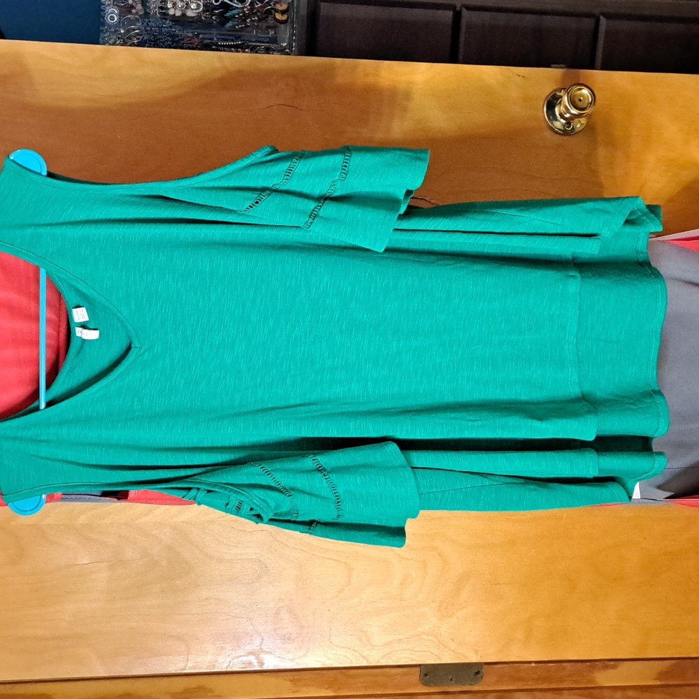 EUC established 1946 cold shoulder top.